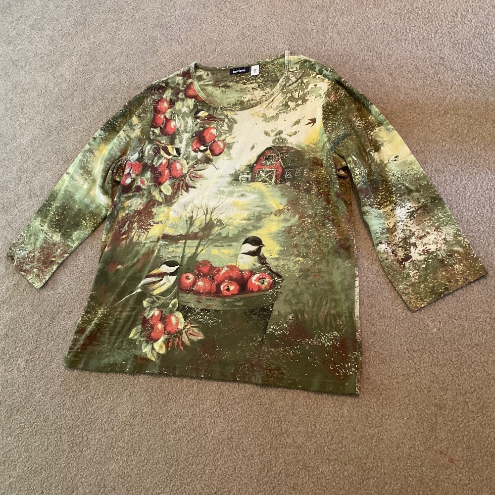 size XL, bust is up to 44" inches, new condition, beautiful apple 🍎 farm shirt - Picture 3 of 7